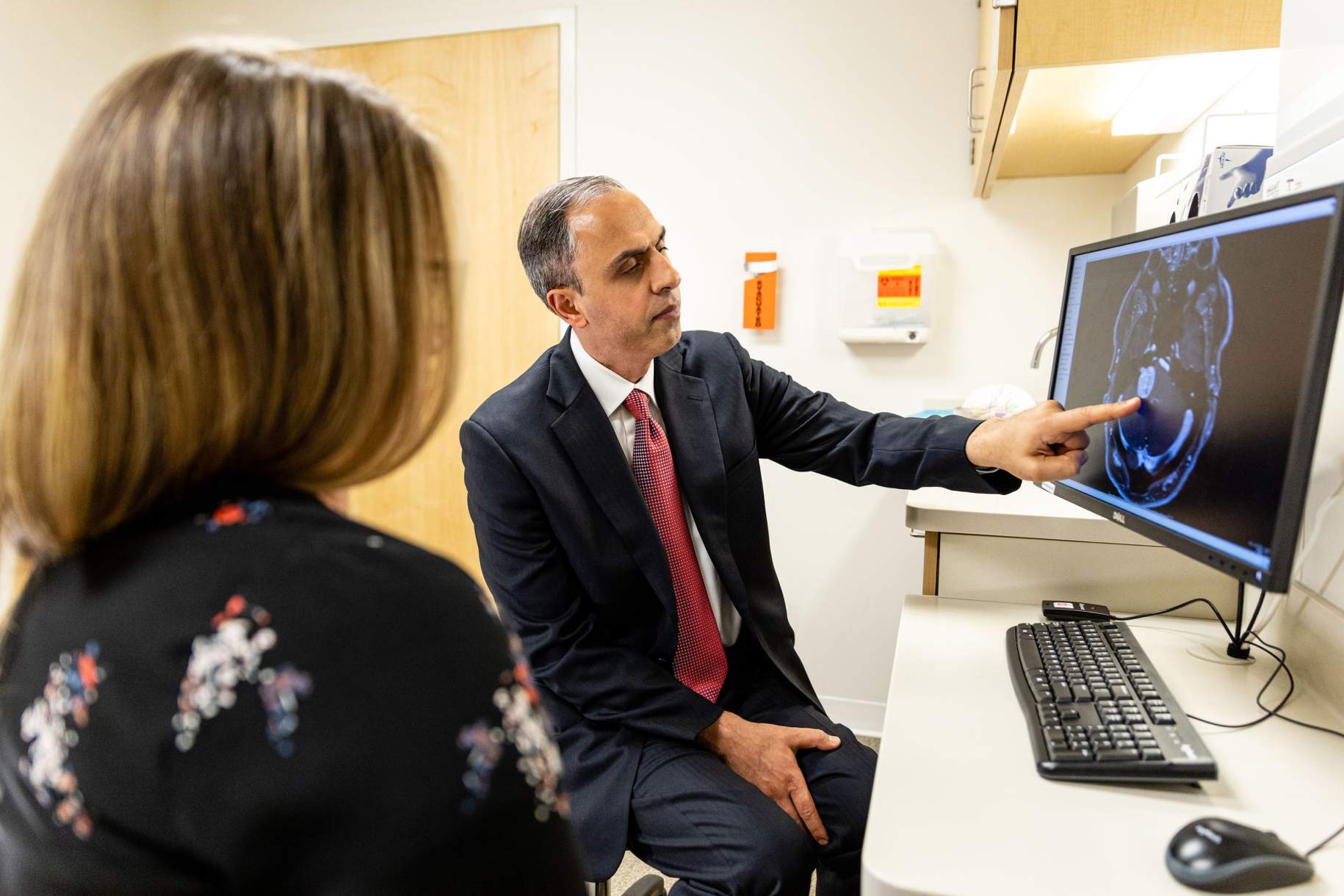 كيفية اختيار جراح المخ والأعصاب الخاص بك