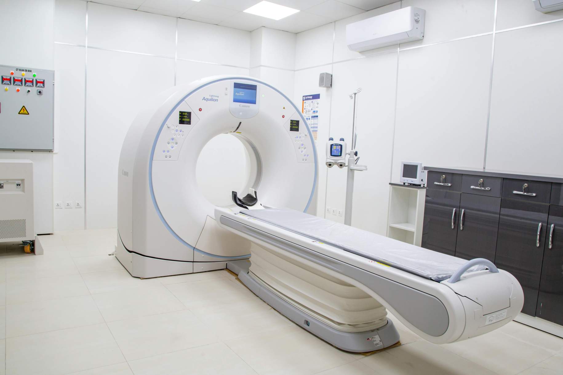 MRI scanning room with cutting-edge imaging equipment for detailed patient diagnosis in a healthcare facility.